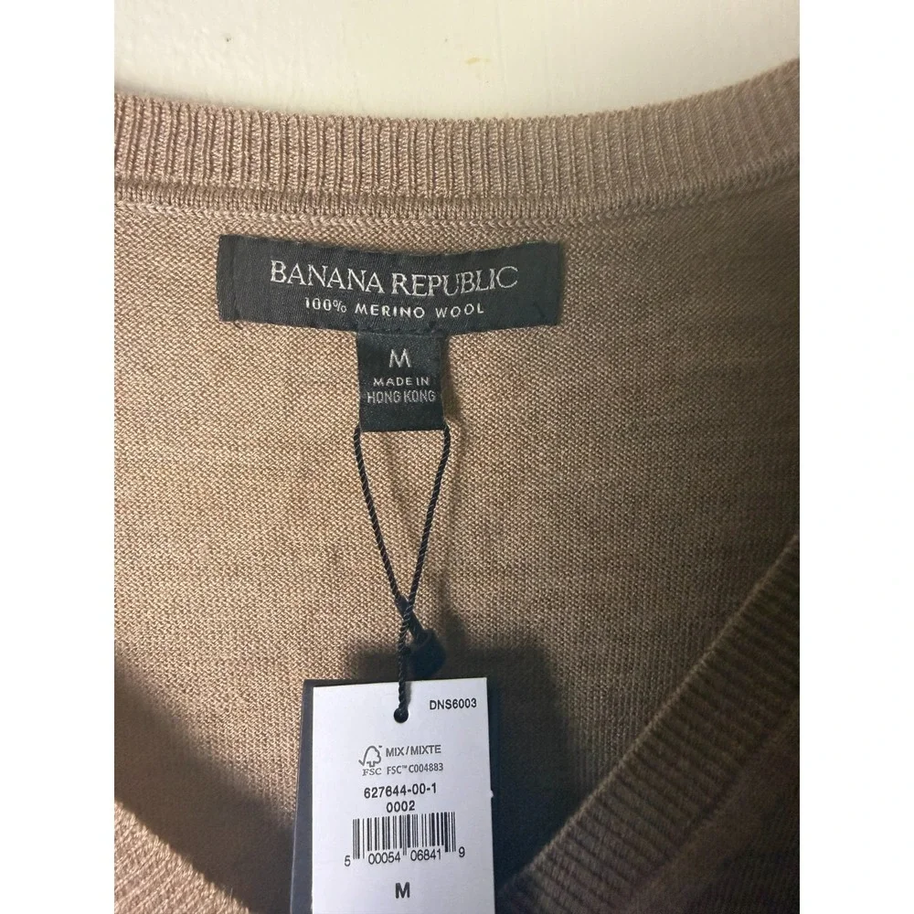 Banana Republic Sweater Mens M Biege 100% Merino Wool V-Neck Pullover Casual NWT